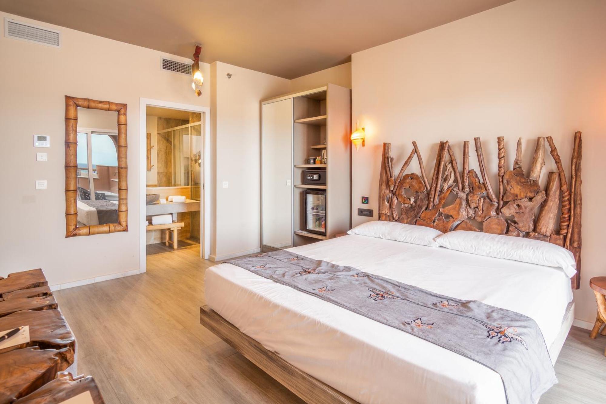 Hotel Lances By Qhotels 4*